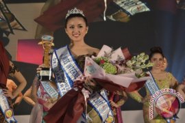 Marsya Gusman Sabet "Miss Internet Indonesia 2017" (video)