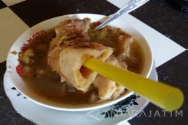 Nikmatnya "Kaldu Kikil Sumsum Sedot" Situbondo (Video)