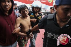 Polisi Ringkus Ratusan Tahanan Kabur  