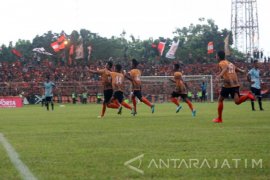 Sepak Bola - Persibo Bojonegoro Didampingi Asisten Lawan Persedikab