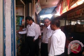 Polda Kalsel Razia Toko Obat Pasar Cempaka