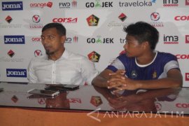 Persik Unggul Tipis 3-2 Lawan PSBK Blitar     