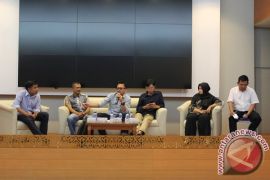 Pewarta Antara Kepri Terbitkan Buku Jurnalisme Kemaritiman