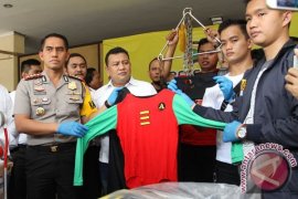 Astaga! 141 Orang Diduga Gelar Pesta Gay Diamankan Polisi