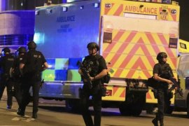 22 orang tewas dalam ledakan di konser Ariana Grande