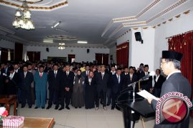 Bupati Lantik 320 Kepsek  SD dan SMP 