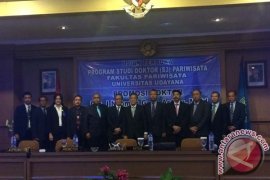 Pendiri STPBI Raih Doktor (Video)