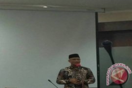Antam Bantu Alat Selam Momunitas "Lepa Mole"