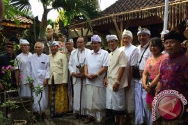 Raka Santeri Wartawan Kompas Jadi Pelayan Umat (Video)