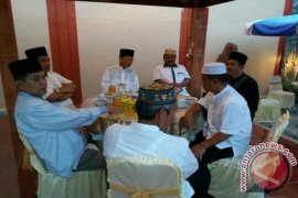 Bupati Tapsel buka puasa Bersama ASN