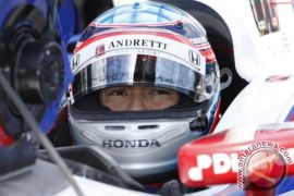 Sato menjadi pebalap Jepang pertama yang menangi INDY 500
