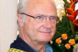 Ratusan Pelajar Bogor Sambut Kedatangan Raja Dan Ratu Swedia