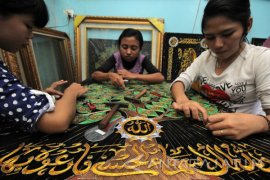 Produksi Kerajinan Kaligrafi