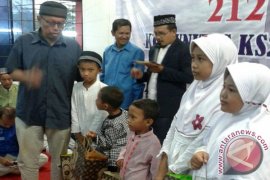 Peluncuran "212 Mart"