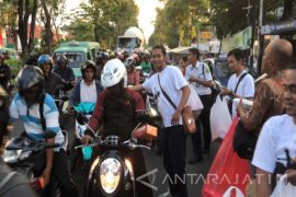 Jurnalis "Kompak" Berbagi Takjil