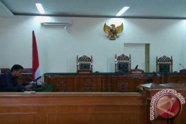 Menunggu Jadwal Sidang, Jaksa KPK Sempatkan Mengaji