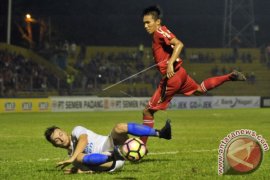 SEMEN PADANG KALAHKAN PSM Page 1 Small