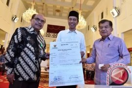 Presiden Bayar Zakat Melalui BAZNAS