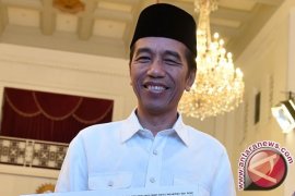 Presiden Jokowi tonton film "Dilan 1990"