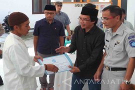 Wabup Jember Serahkan Santunan kepada Korban Kecelakaan Gilimanuk