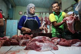 Omzet Pedagang Daging Sapi di Bojonegoro Meningkat