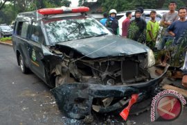 TAHANAN PEREBUT MOBIL KEJARI DEPOK Page 1 Small