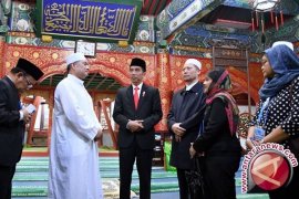 Umat Islam di Beijing Berlebaran Senin