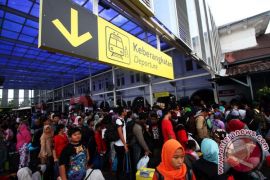 Millions of Indonesians brace for big homecoming