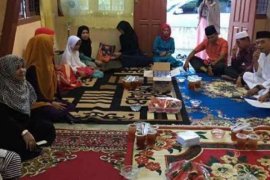 Kepala DPPKBP3A Buka Puasa Bersama Pengurus P2TP2A Kampar 