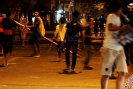 Kepala Ketua PWI Dumai "Bocor" Terkena Lemparan "Batu Nyasar"