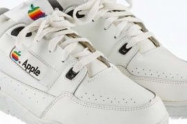 Sepatu Jadul Produksi Apple Ini Dilelang Mulai Dari Rp195 Juta