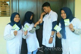 Mahasiswa Unair Olah Lidah Buaya Jadi Kompres Luka