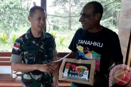 Dansatgas Yonif 410/alugoro kunjungi tokoh adat Keerom