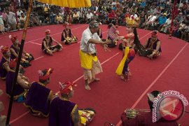 Tari Kolaborasi Joged-Genjek