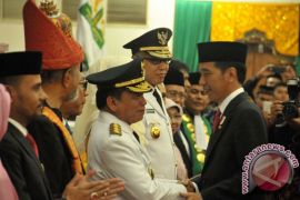 Jokowi congratulates Yusuf on inauguration as Aceh governor