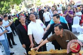 Gubernur Resmikan Kantor Sekolah Yayasan Eben Heazer