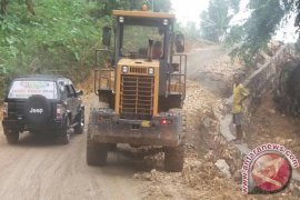 Pemerintah Bangun 16 Km Jalan Menuju Nihiwatu