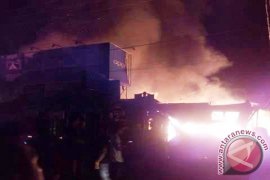 Delapan Ruko Pasar Unit II Tulangbawang Terbakar 