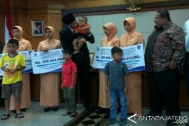 Ahli Waris Korban Helikopter Basarnas Peroleh Santunan Taspen 