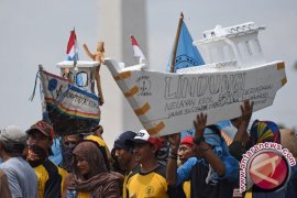 Ratusan Nelayan Berkumpul di Monas Lakukan Aksi