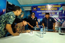 Wabup Bojonegoro Ambil Formulir Pendaftaran Bacabup Nasdem (Video)