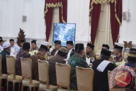 PRESIDEN TERIMA ULAMA SULAWESI SELATAN Page 1 Small