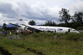 Pesawat Kargo Tergelincir