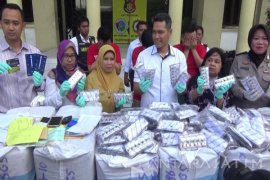 Polrestabes Surabaya Gagalkan Penyelundupan "Zenith Carnophen" (Video)