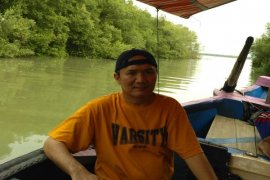 How Must We Do to Boost Indonesia's Econmic Growth? 