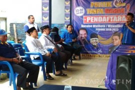 Mantan Wali Kota Kediri Samsul Ashar Ambil Formulir Pendaftaran di Nasdem 