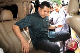Mobil Hary Tanoe sempat picu kericuhan di depan KPU