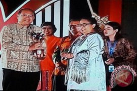 Pemkab Gianyar Terima Penghargaan KLA Tingkat Nindya