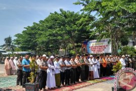 Satgas karhutla Aceh Barat shalat minta hujan