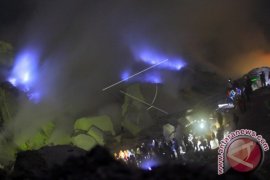 Fenomena "Blue Fire" Kawah Ijen